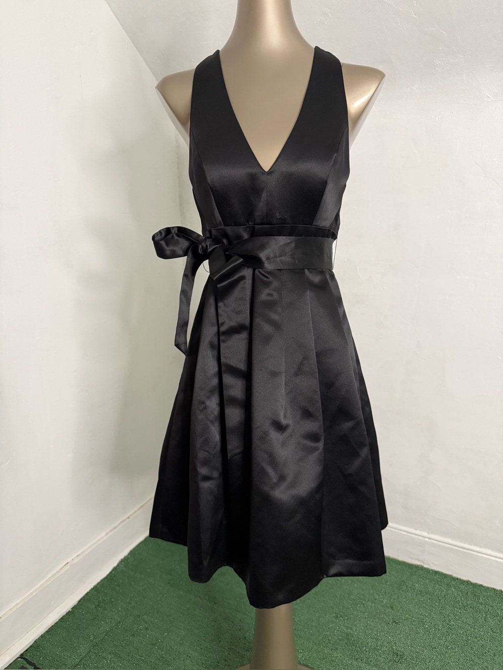 NWT Max & Cleo Black Satin Cocktail Dress Size 6 Deep V Bow Waist